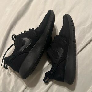Nike rosche size 5.5Y